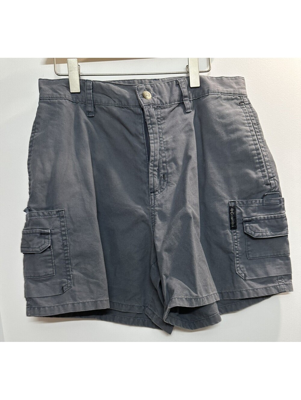 Columbia Sportswear Women’s Gray Cargo Hiking Outdoor Shorts Small (28” Waist)